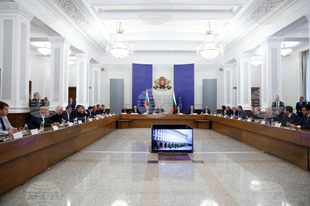 Министерски съвет  - мерки за овладяване на цените  - среща