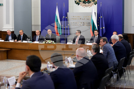 Министерски съвет  - мерки за овладяване на цените  - среща