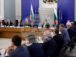 Министерски съвет  - мерки за овладяване на цените  - среща