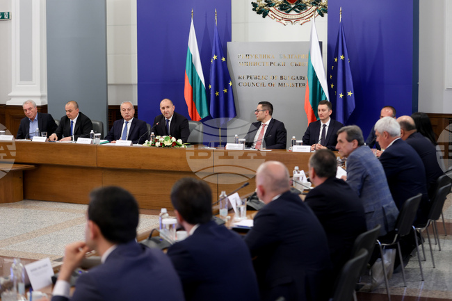 Министерски съвет  - мерки за овладяване на цените  - среща