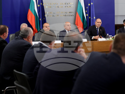 Министерски съвет  - мерки за овладяване на цените  - среща