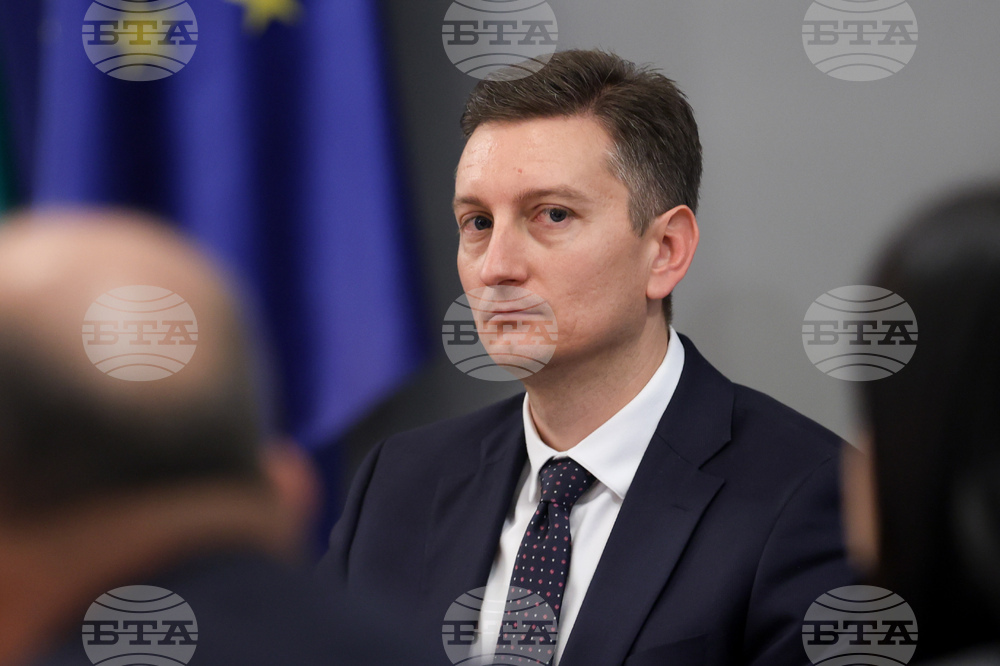 Министерски съвет  - мерки за овладяване на цените  - среща - Иван Василев
