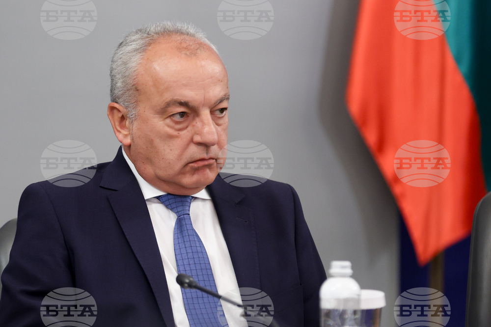 Министерски съвет  - мерки за овладяване на цените  - среща - Гълъб Донев