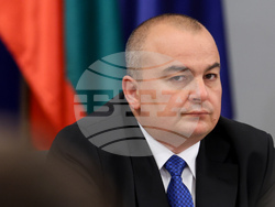 Министерски съвет  - мерки за овладяване на цените  - среща - Пламен Абровски