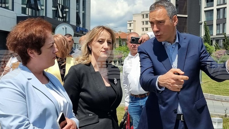 Environment Minister Karamfilova Opens Air Quality Forum in Burgas, Unveils New Monitoring Project