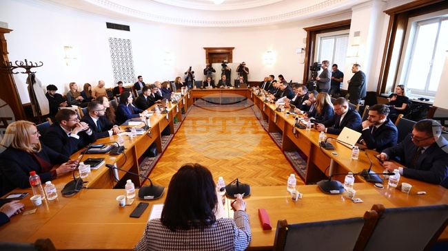 Временната комисия по правни въпроси прие на първо четене три законопроекта за промени в НПК