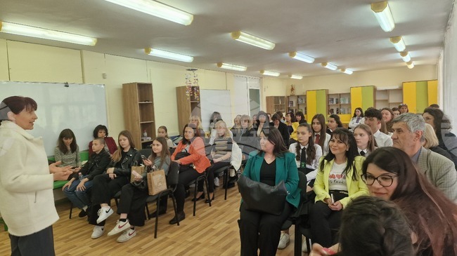 На екологичен форум в Разград ученици представиха идеи за опазване на природата и водните ресурси 