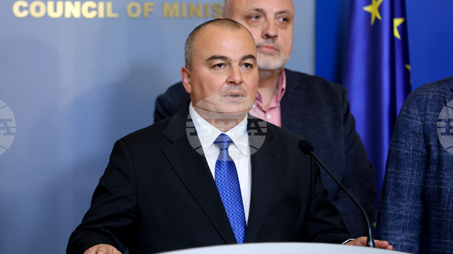 Ще бъде поискано удължаване на дебатите по мерките срещу ръста на цените, заяви министърът на земеделието Пламен Абровски