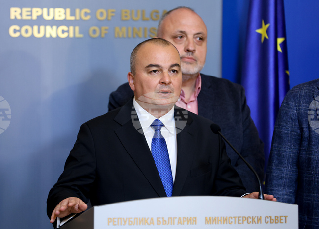 Ще бъде поискано парламентът да удължи с една седмица дебатите по мерките срещу ръста на цените, заяви министърът на земеделието Пламен Абровски