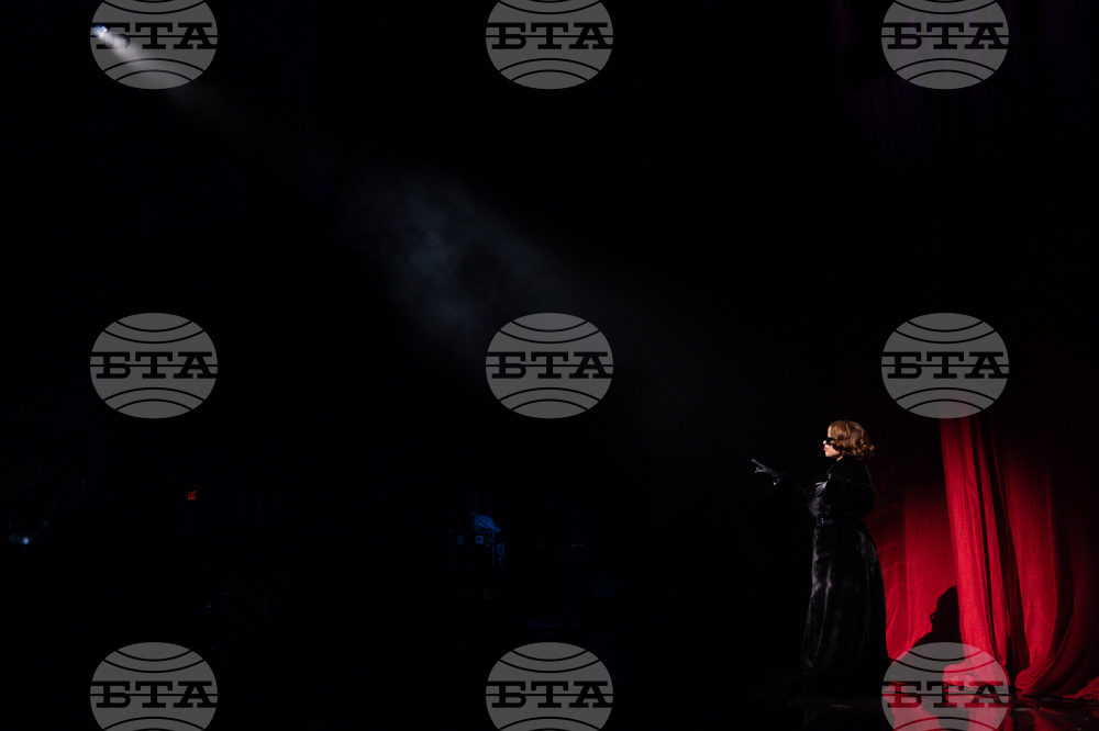 RAYE in Concert - Los Angeles