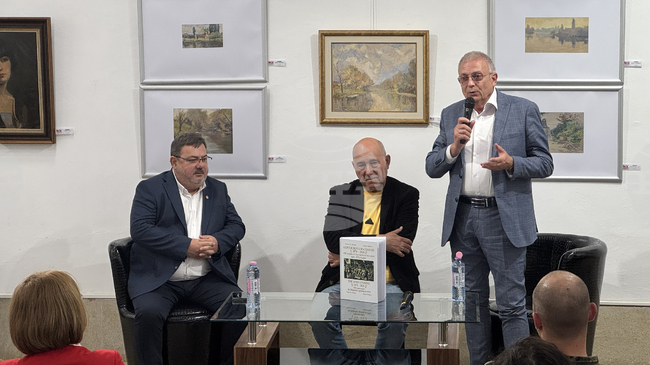 Историците проф. д-р Петко Петков и доц. д-р Атанас Шопов представиха в Казанлък книгата си, посветена на Априлското въстание