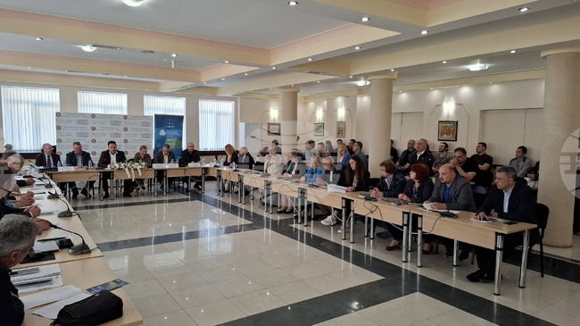 Кръгла маса за предизвикателствата пред българската икономика се състоя в Стопанската академия в Свищов 