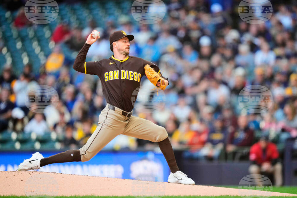 Padres Brewers Baseball