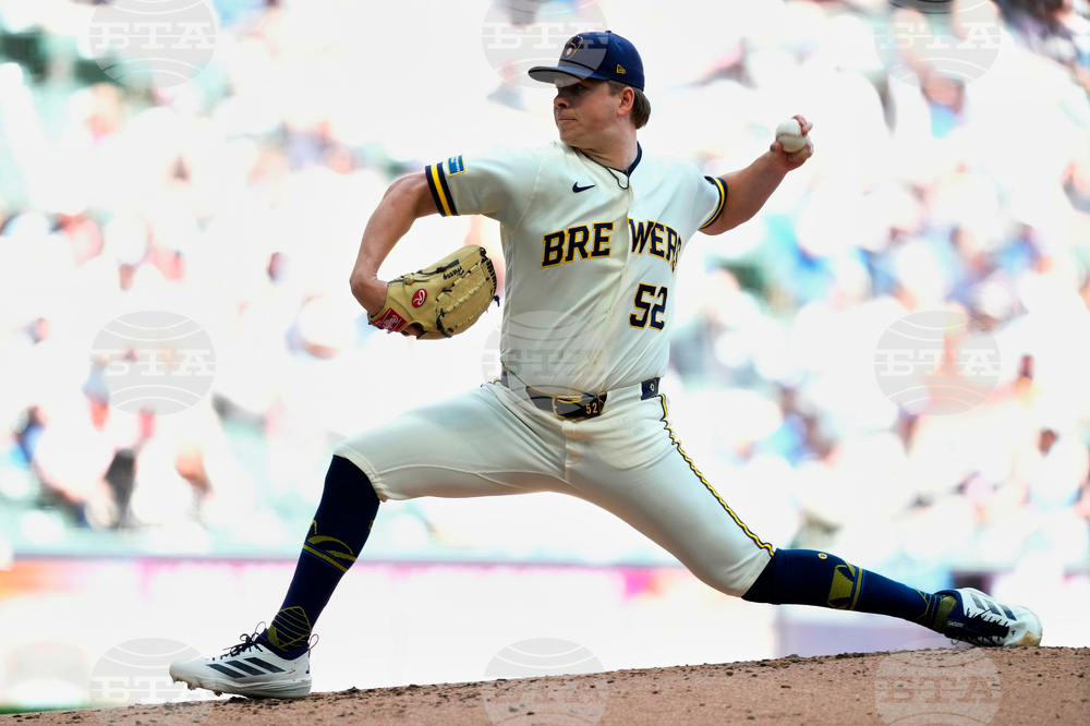 Padres Brewers Baseball