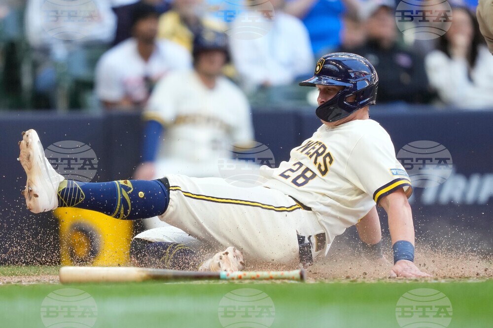Padres Brewers Baseball