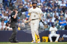 Padres Brewers Baseball