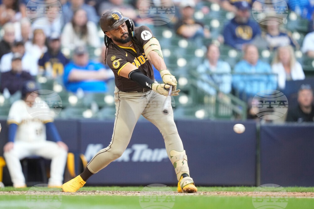 Padres Brewers Baseball