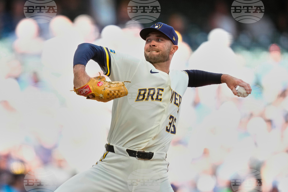 Padres Brewers Baseball
