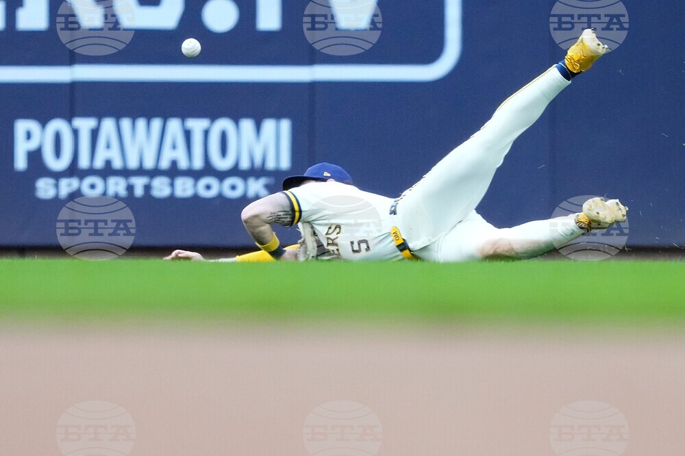Padres Brewers Baseball