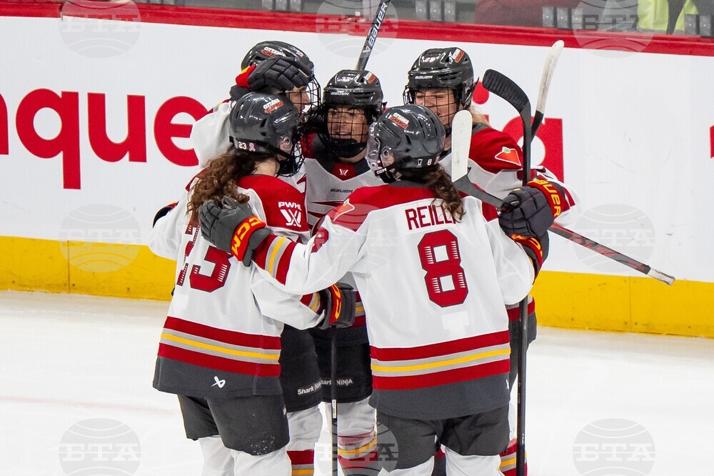 PWHL Charge Victoire Hockey