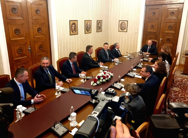 Румен Радев: България има нужда от работещ парламент и редовно правителство с ясни приоритети