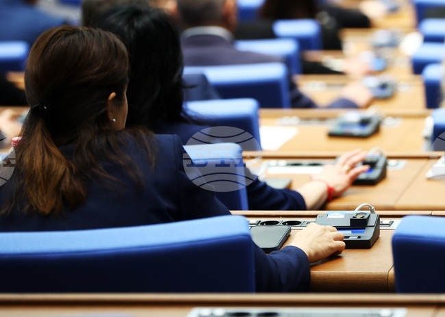 Парламентът удължи с една седмица срока за предложения по приетите на първо четене законови промени за овладяване на цените