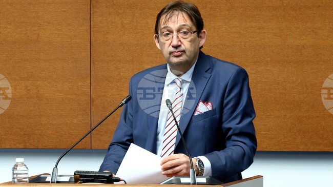 Най-важното е да развием пътния сектор и у нас да започне да се строи по различен начин, каза министър Иван Шишков