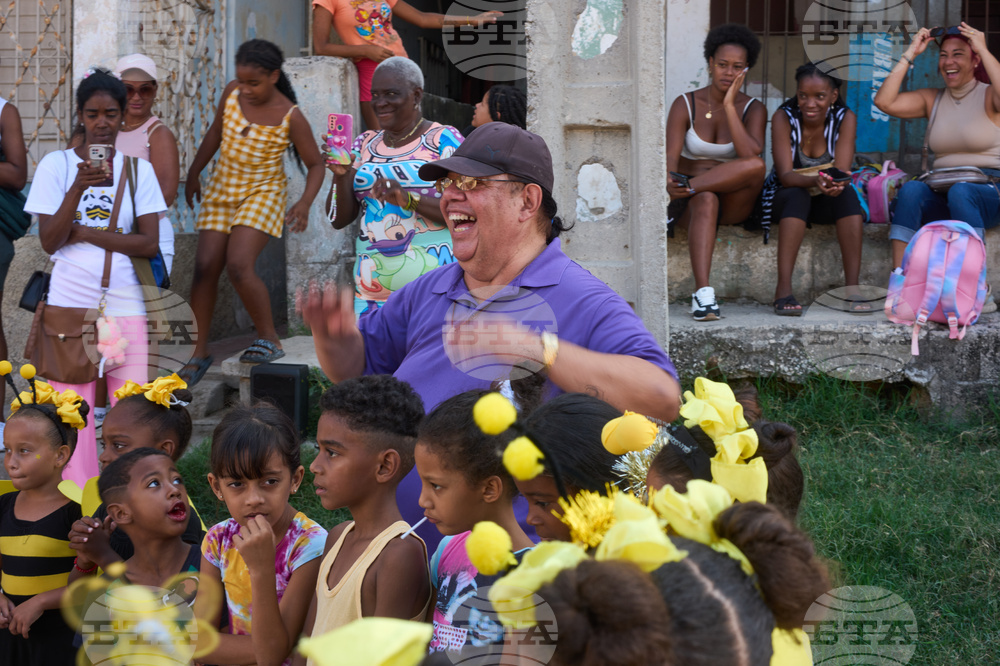 Cuba Struggling Artist
