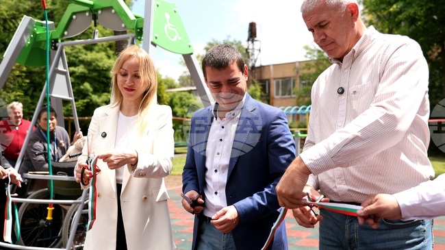 Деца в неравностойно положение ще могат да играят на специализирана площадка в столицата, предстои изграждането на още пет 