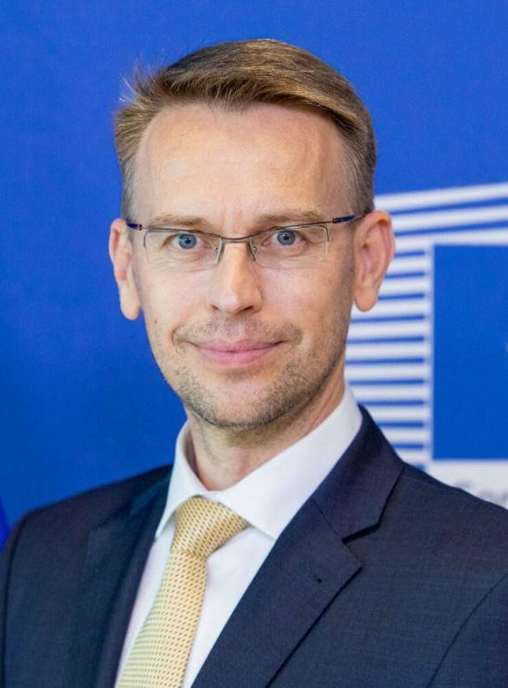 Няма санкции срещу Сърбия, работим с Белград за разсейване на притесненията, заяви говорител на ЕС