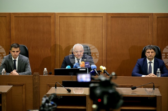 Ивайло Мирчев е бил нападнат от агресивен шофьор, каза директорът на СДВР Любомир Николов
