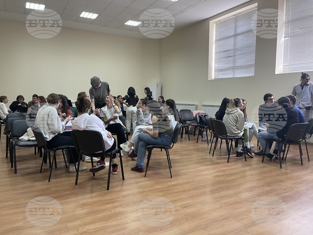 Ученици от четири държави участваха в проекта "Глобални цели - готови за действие" в казанлъшкото СУ "Екзарх Антим I"