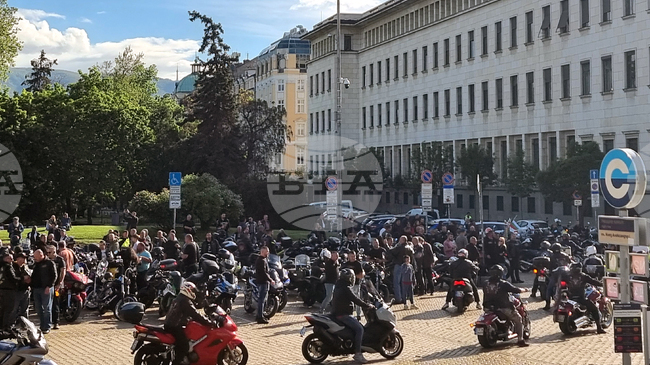 Мотористи излязоха на национален протест, блокираха движението в част от центъра на София 