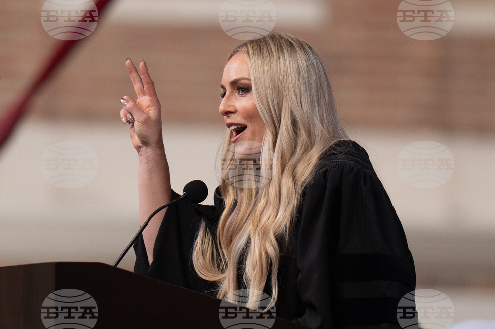 USC Commencement Vonn Skiing