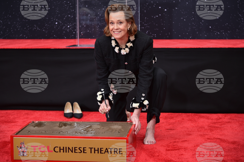 Sigourney Weaver Hand and Footprint Ceremony