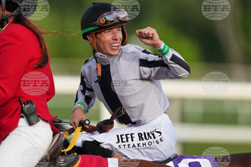 Black Eyed Susan Horse Racing