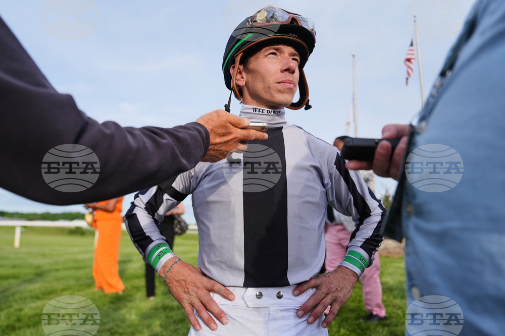 Black Eyed Susan Horse Racing