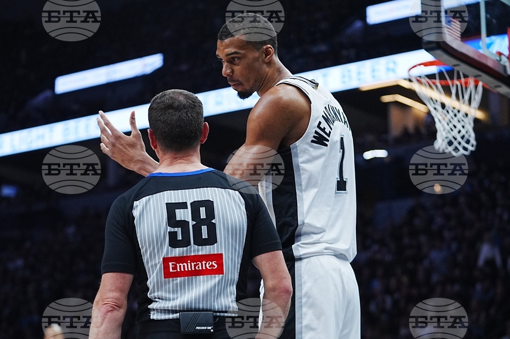 Spurs Timberwolves Basketball