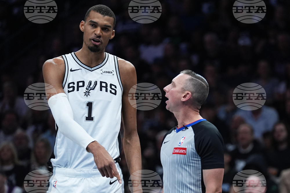 Spurs Timberwolves Basketball