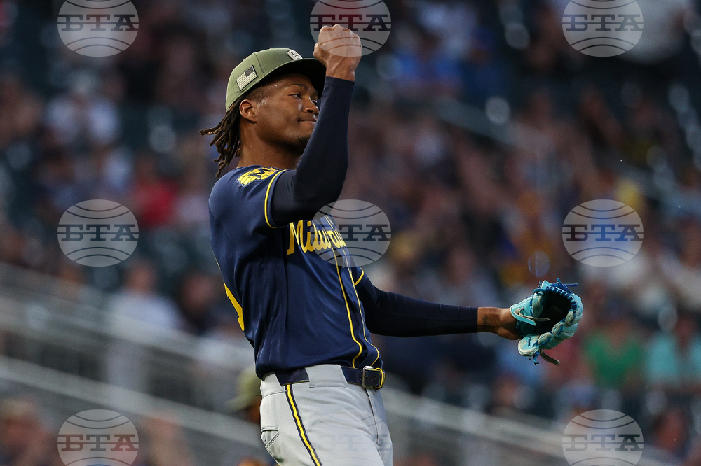 Brewers Twins Baseball