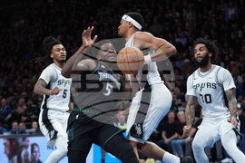 Spurs Timberwolves Basketball