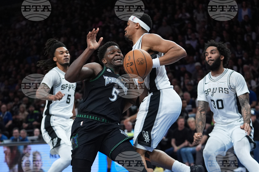 Spurs Timberwolves Basketball