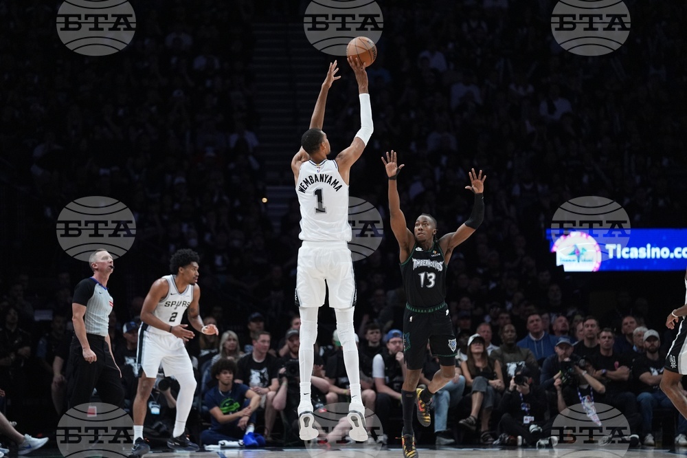 Spurs Timberwolves Basketball