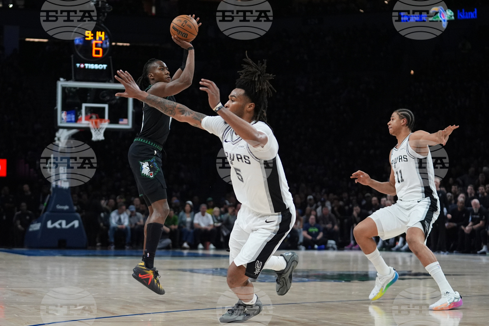 Spurs Timberwolves Basketball