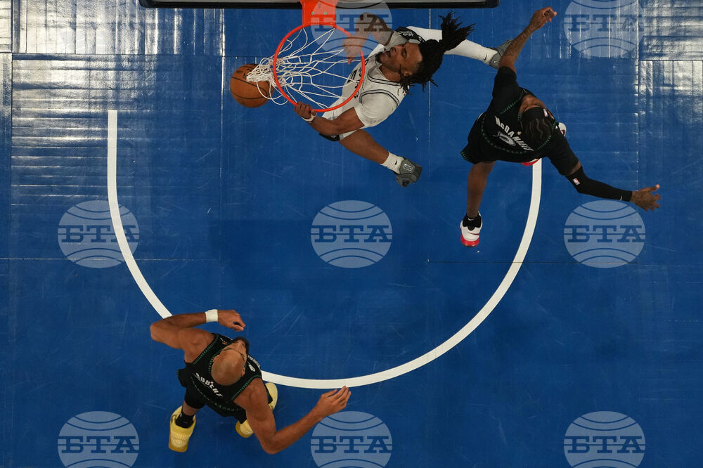 Spurs Timberwolves Basketball