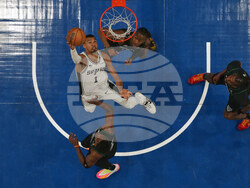 Spurs Timberwolves Basketball