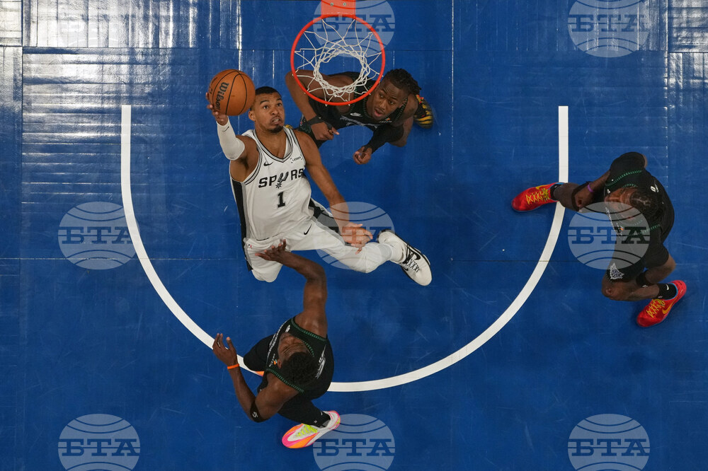 Spurs Timberwolves Basketball