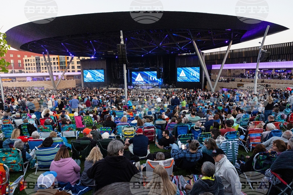 Acrisure Amphitheater