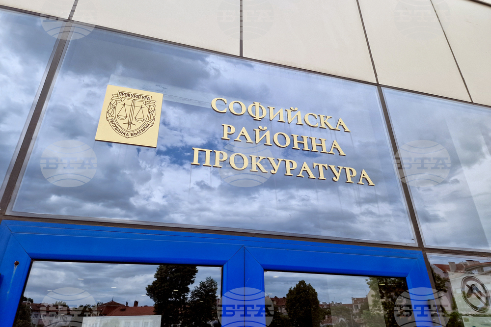 Прокуратурата обвини мъж, попречил на полицай да изпълни служебните си задължения и предизвикал катастрофа с патрулна кола в София