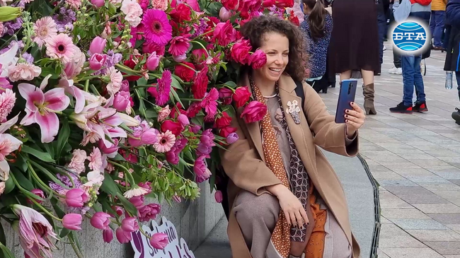 Симфония на лалетата с над 60 000 цветя в град Питещ в Румъния